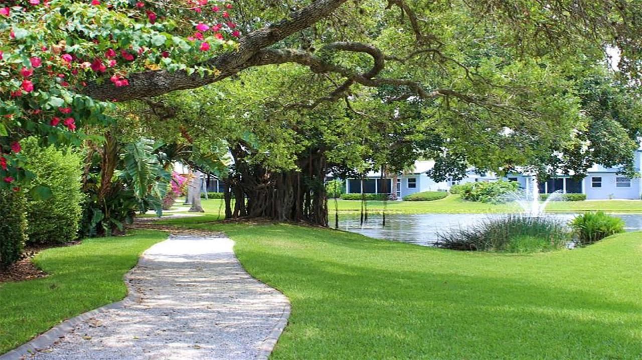 1230 Siesta Bayside Drive, Unit 1230-D, Sarasota, FL 34242 Photo