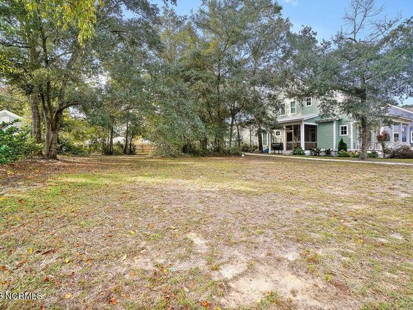 305 Fire Fly Lane SE, Southport, NC 28461