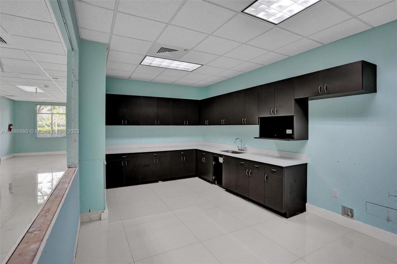 15620 SW 29th St, Miramar, FL 33027 Photo