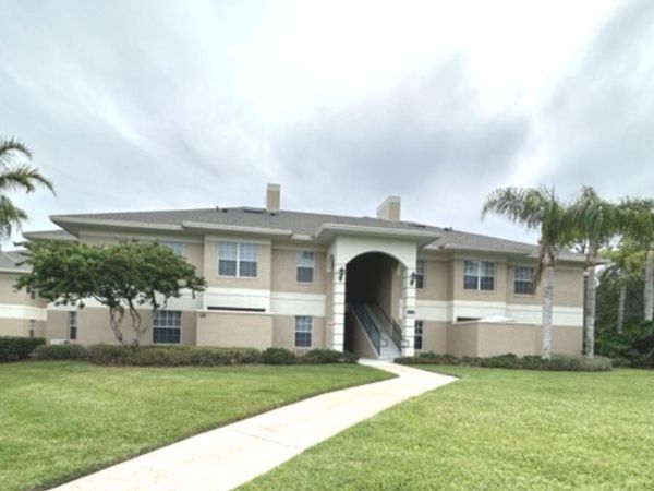 1005 EAGLE POND DRIVE, Unit 1005, WINTER HAVEN, FL 33884