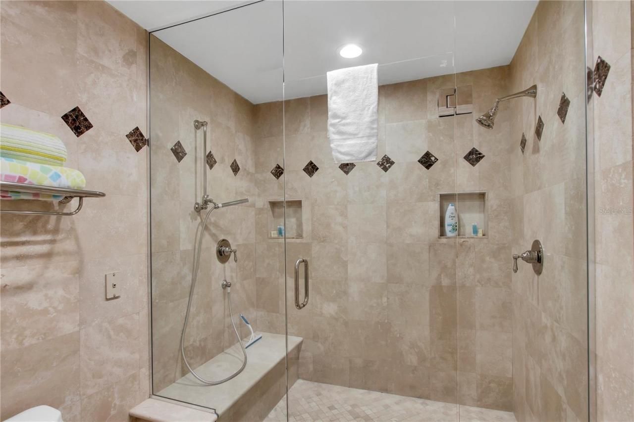 615 Dream Island Road, Unit 202, Longboat Key, FL 34228 Photo