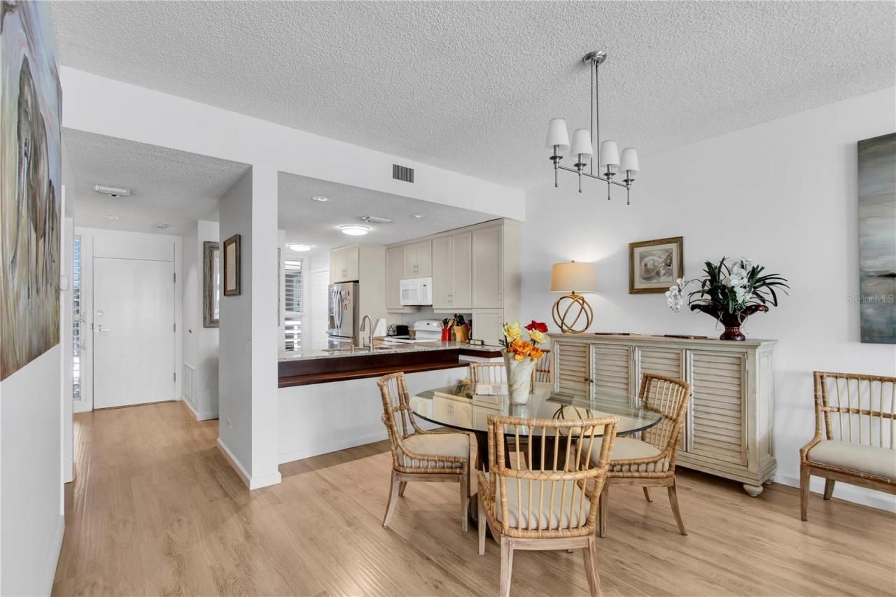 615 Dream Island Road, Unit 202, Longboat Key, FL 34228 Photo