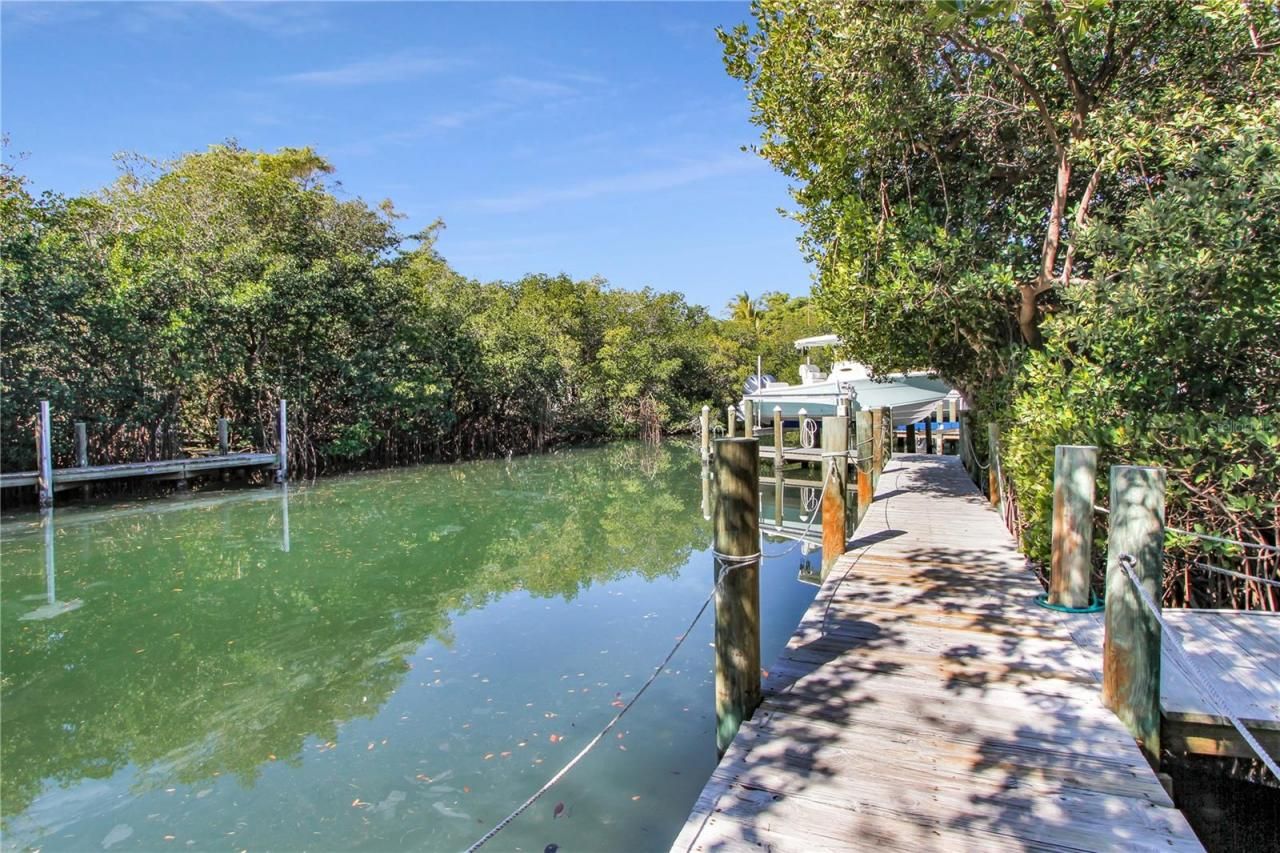 615 Dream Island Road, Unit 202, Longboat Key, FL 34228 Photo