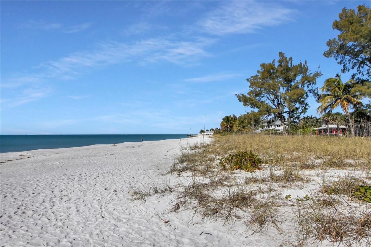 615 Dream Island Road, Unit 202, Longboat Key, FL 34228 Photo