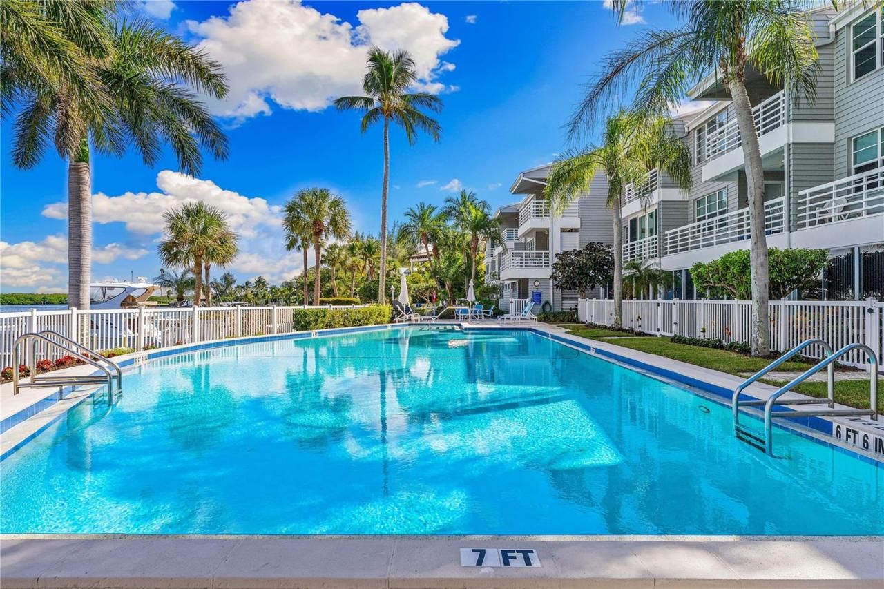 615 Dream Island Road, Unit 202, Longboat Key, FL 34228 Photo