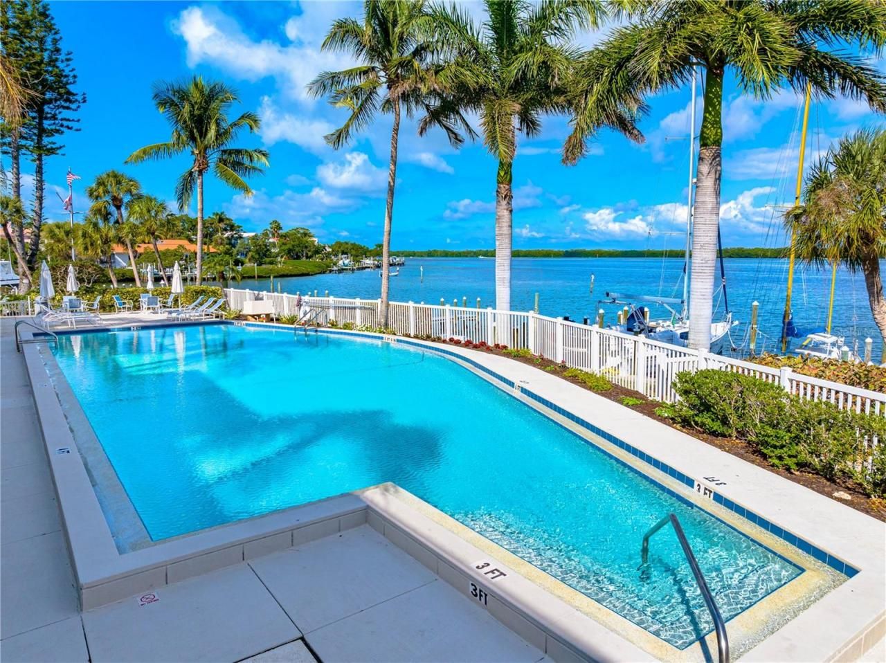 615 Dream Island Road, Unit 202, Longboat Key, FL 34228 Photo