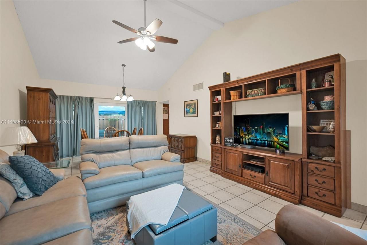 7083 W Sunrise Blvd, Unit 7083, Plantation, FL 33313 Photo