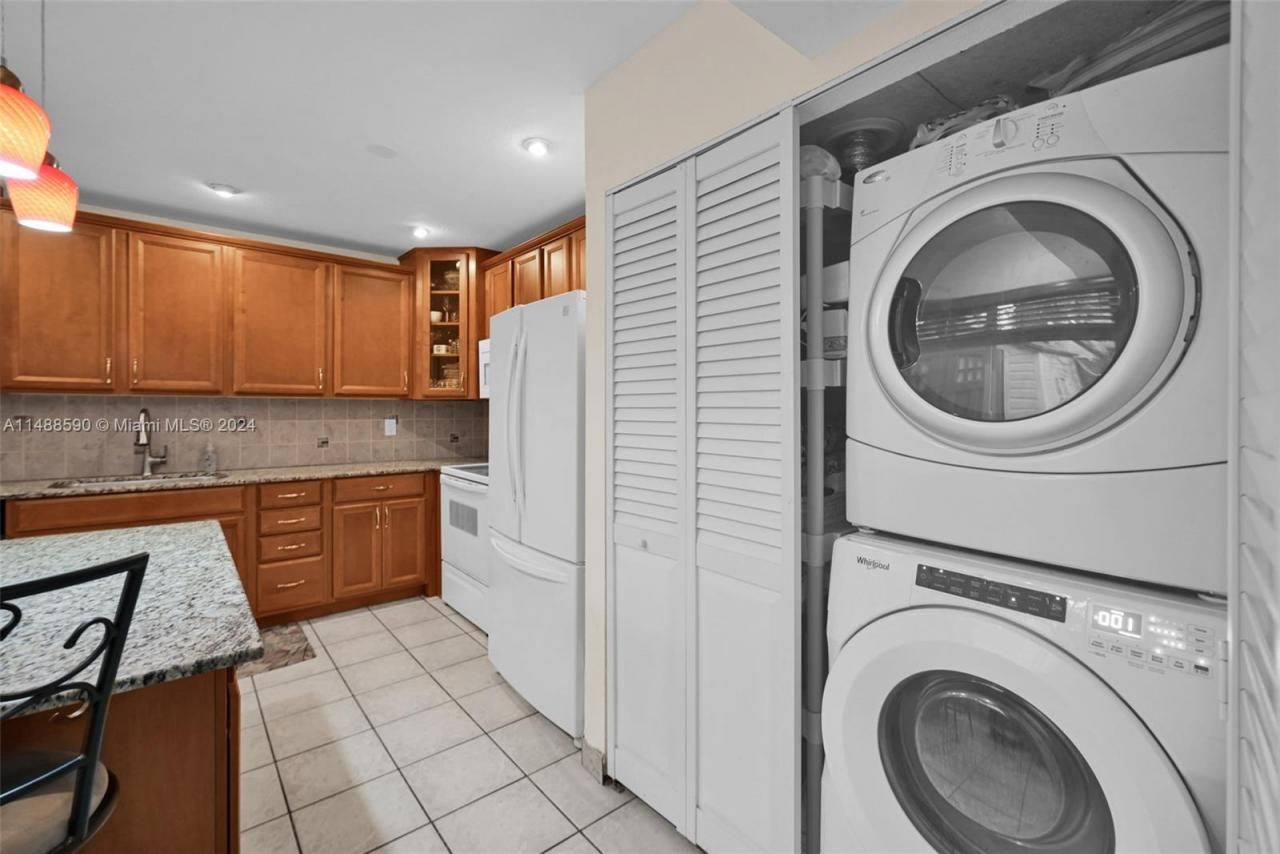 7083 W Sunrise Blvd, Unit 7083, Plantation, FL 33313 Photo