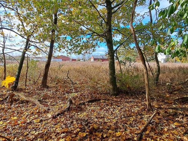 140 Arshamomaque Avenue, Southold, NY 11971