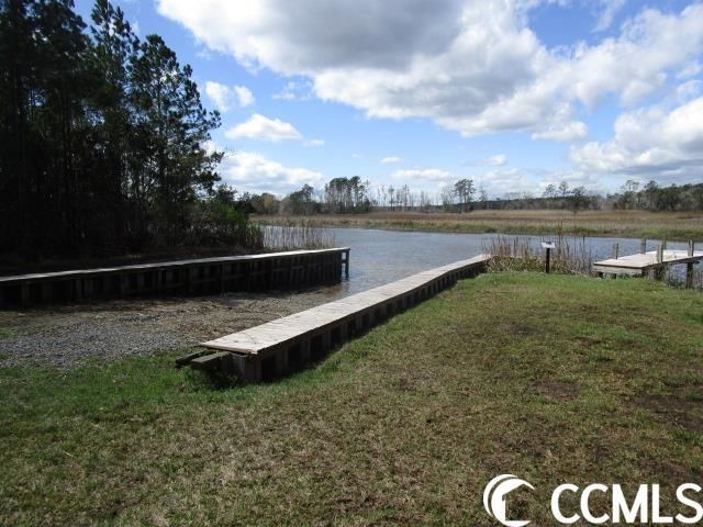 Slip 19 Friendfield Marina Photo 17