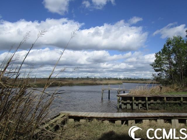 Slip 19 Friendfield Marina Photo 18