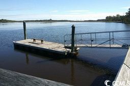 Slip 19 Friendfield Marina photo 4