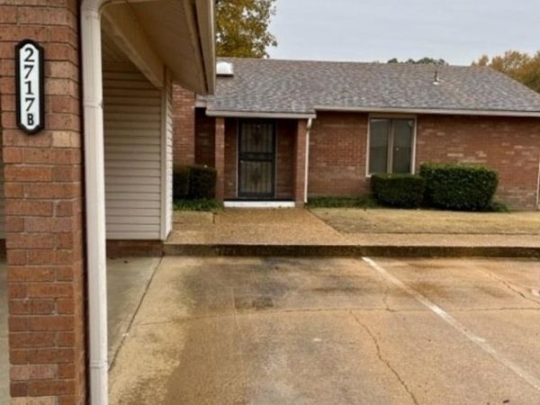 2717 B Greenbriar, Jonesboro, AR 72401