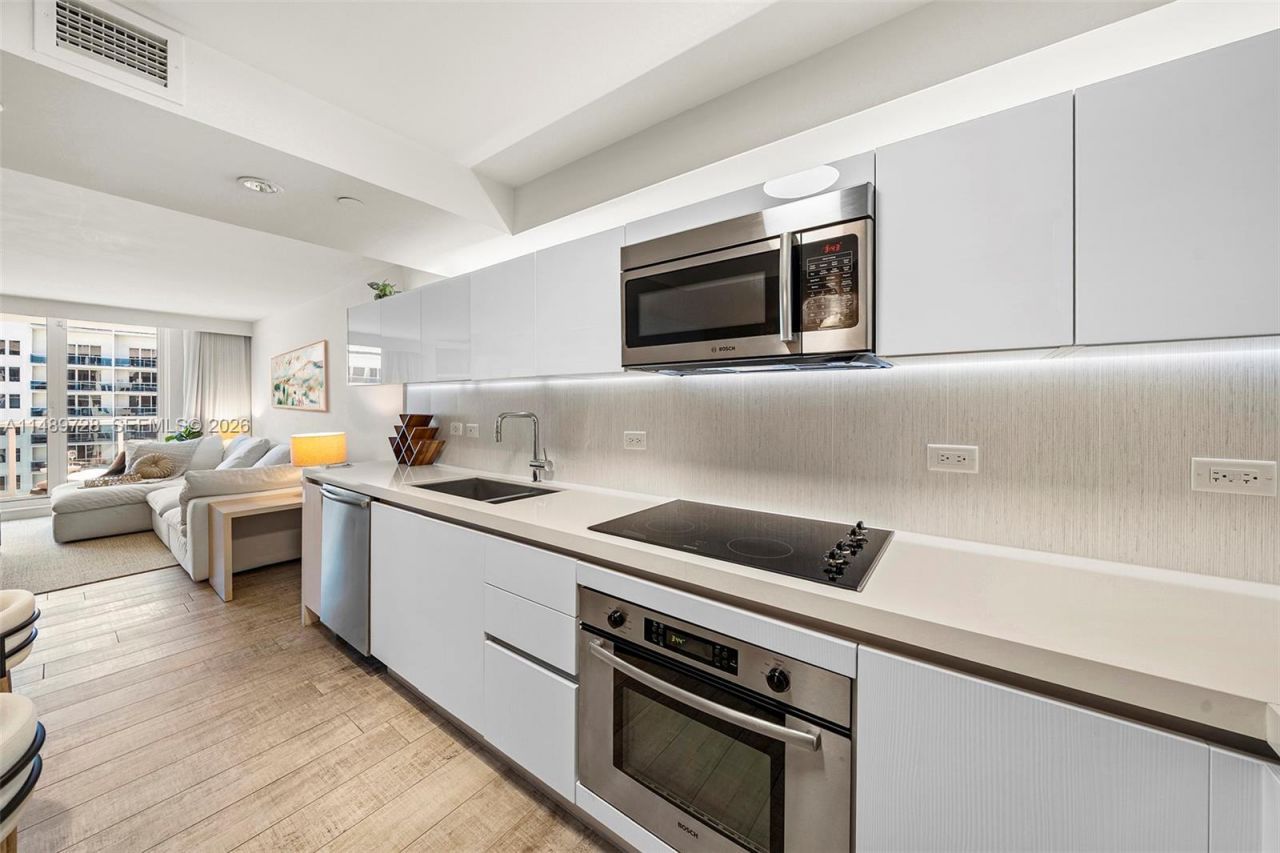 102 24th St, Unit 1412, Miami Beach, FL 33139 Photo