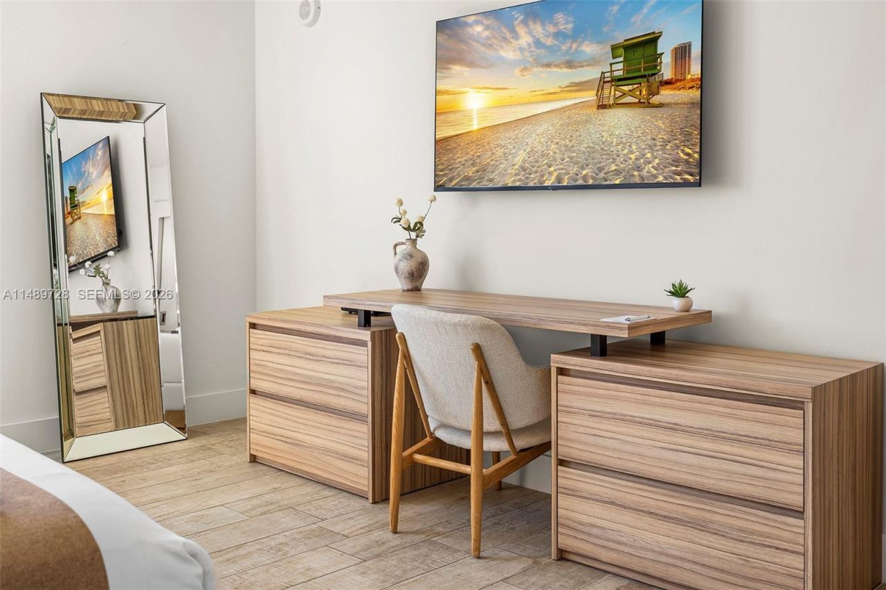 102 24th St, Unit 1412, Miami Beach, FL 33139 Photo