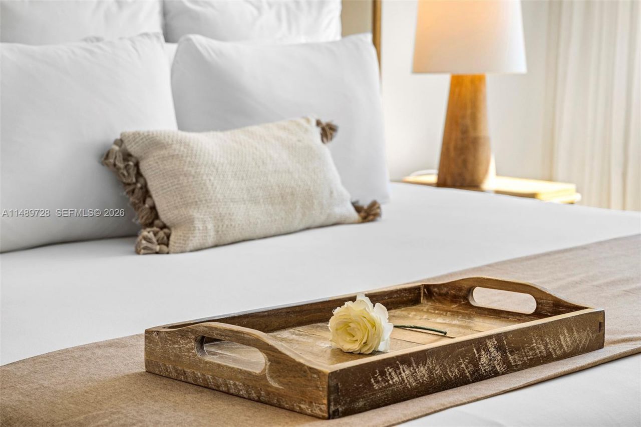 102 24th St, Unit 1412, Miami Beach, FL 33139 Photo