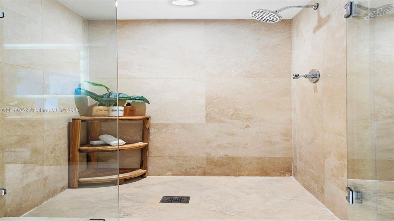 102 24th St, Unit 1412, Miami Beach, FL 33139 Photo