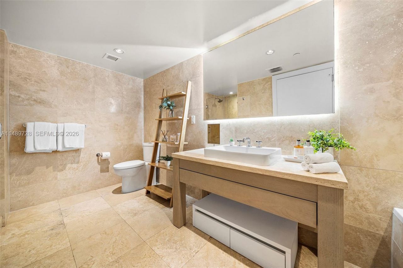 102 24th St, Unit 1412, Miami Beach, FL 33139 Photo