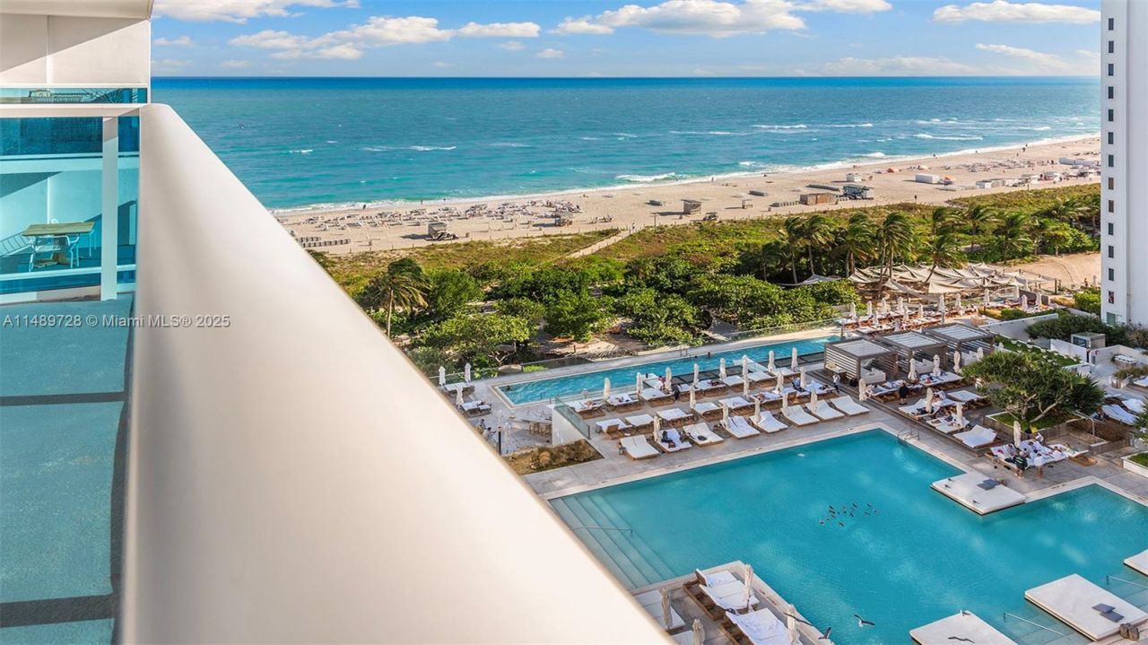 102 24th St, Unit 1412, Miami Beach, FL 33139 Photo