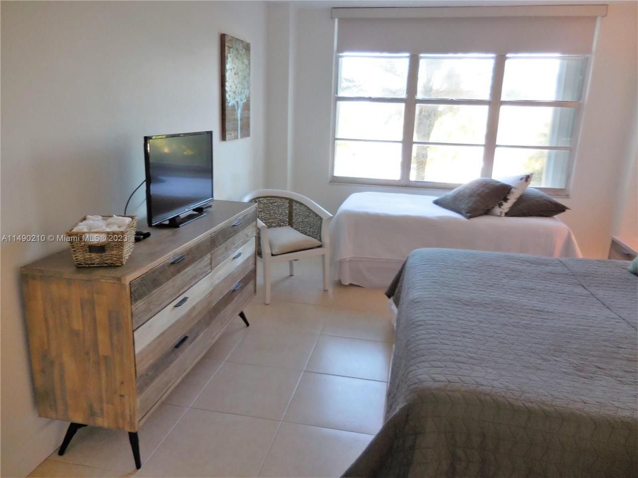 5151 Collins Ave, Unit 519, Miami Beach, FL 33140 Photo