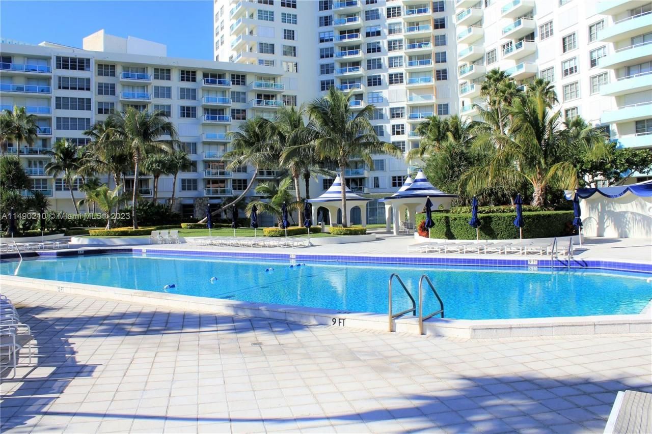 5151 Collins Ave, Unit 519, Miami Beach, FL 33140 Photo