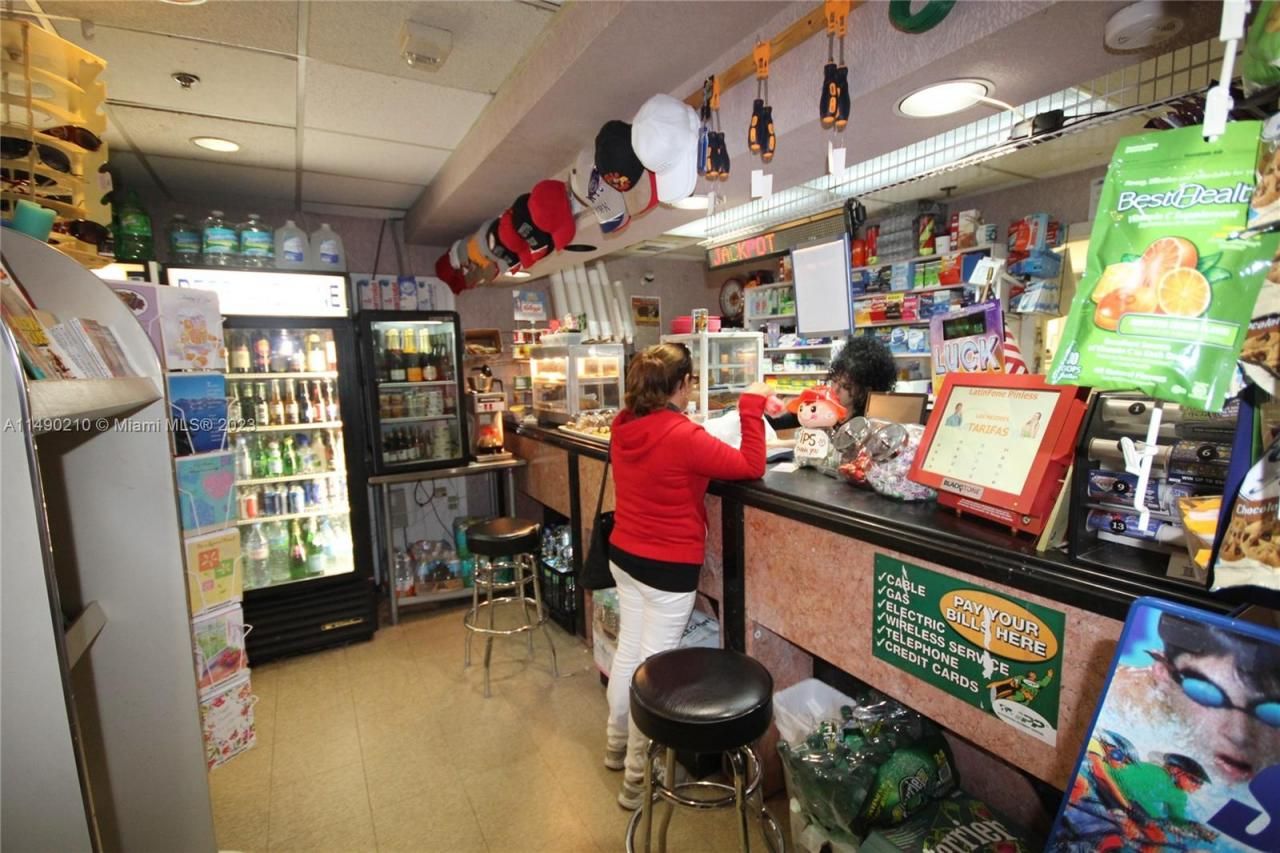 5151 Collins Ave, Unit 519, Miami Beach, FL 33140 Photo