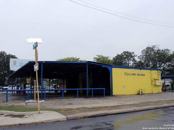 2203 W COMMERCE ST, San Antonio, TX 78207