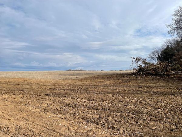 5 Lone Cedar Trail, New London, MO 63459