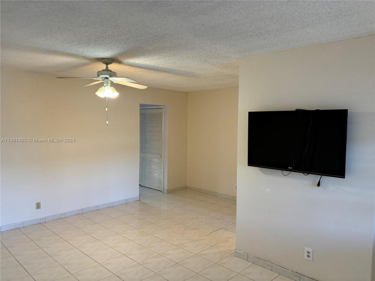 181 NE 14th Ave, Unit 22B, Hallandale Beach, FL 33009 Photo