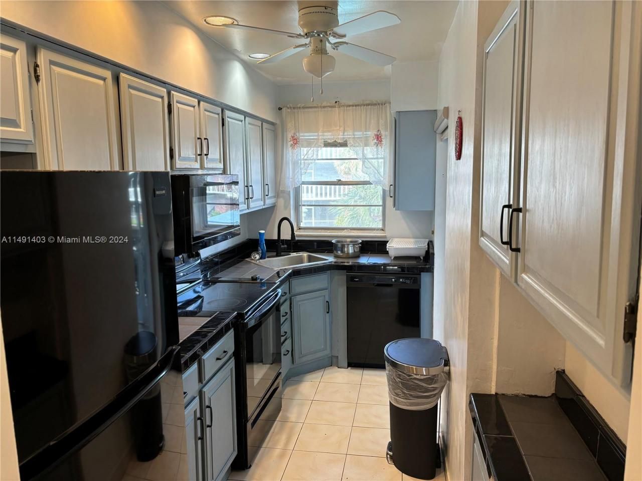 181 NE 14th Ave, Unit 22B, Hallandale Beach, FL 33009 Photo