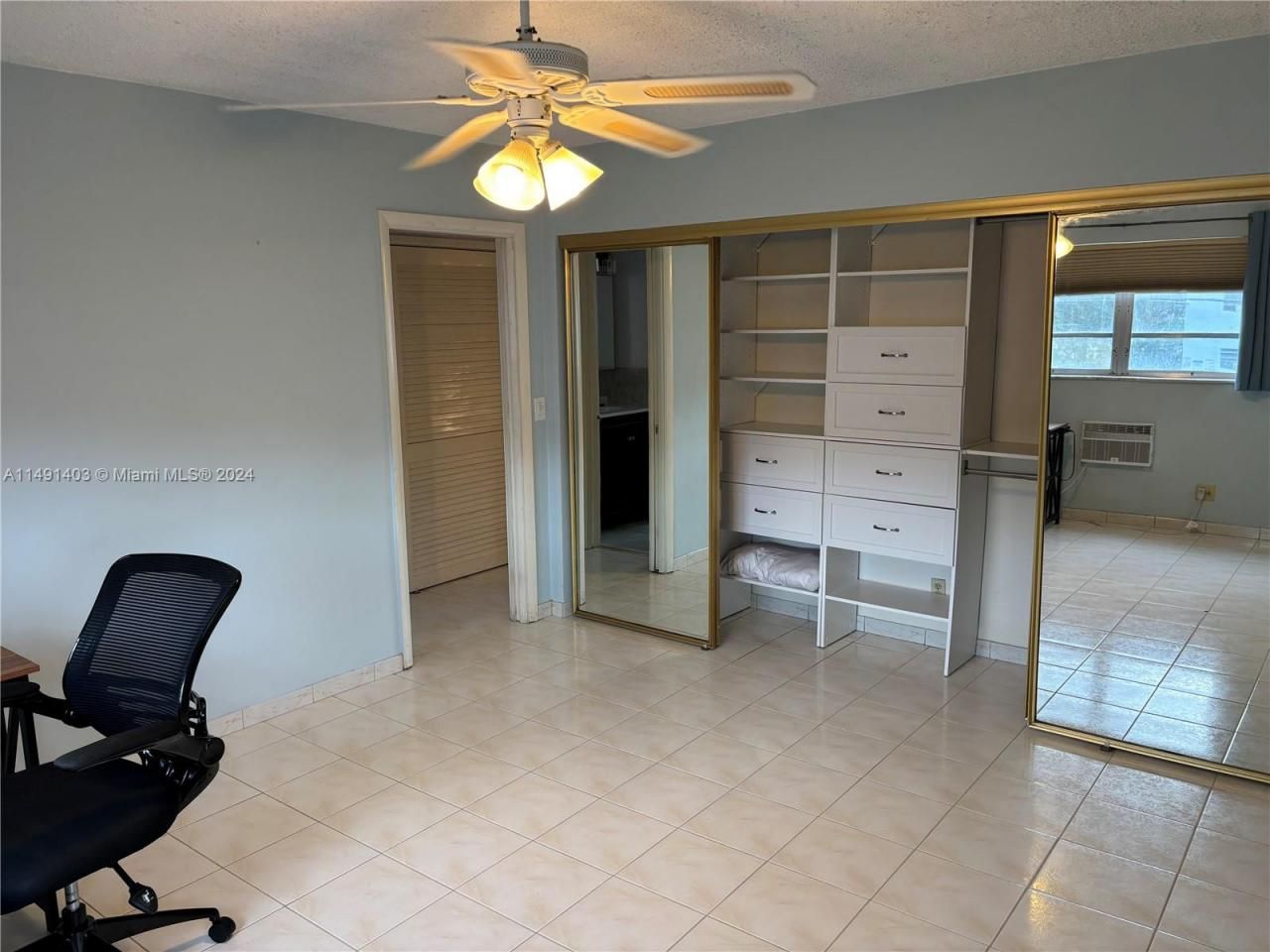 181 NE 14th Ave, Unit 22B, Hallandale Beach, FL 33009 Photo