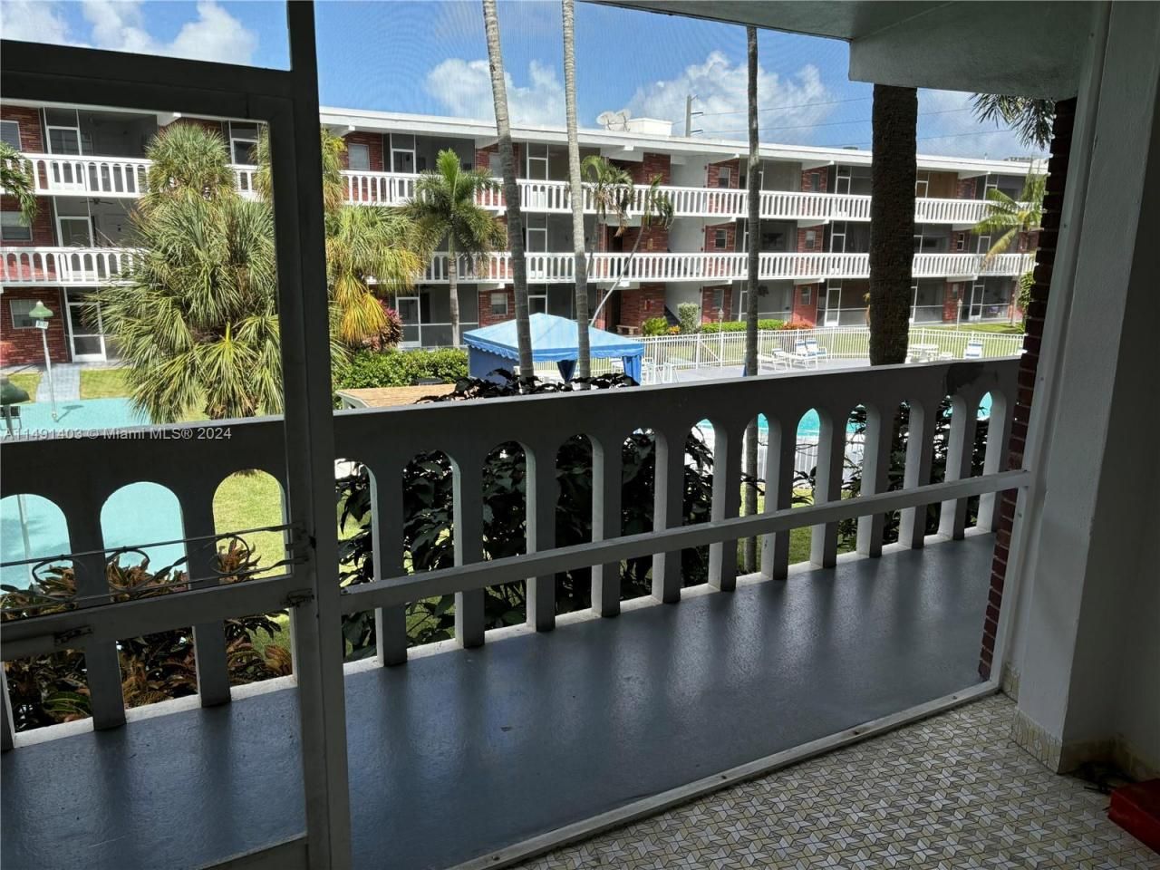 181 NE 14th Ave, Unit 22B, Hallandale Beach, FL 33009 Photo