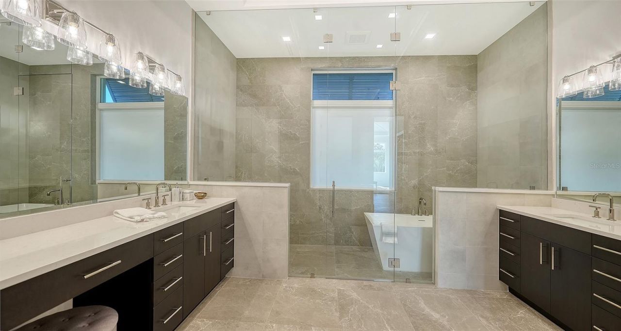 558 Venice Lane, Sarasota, FL 34242 Photo