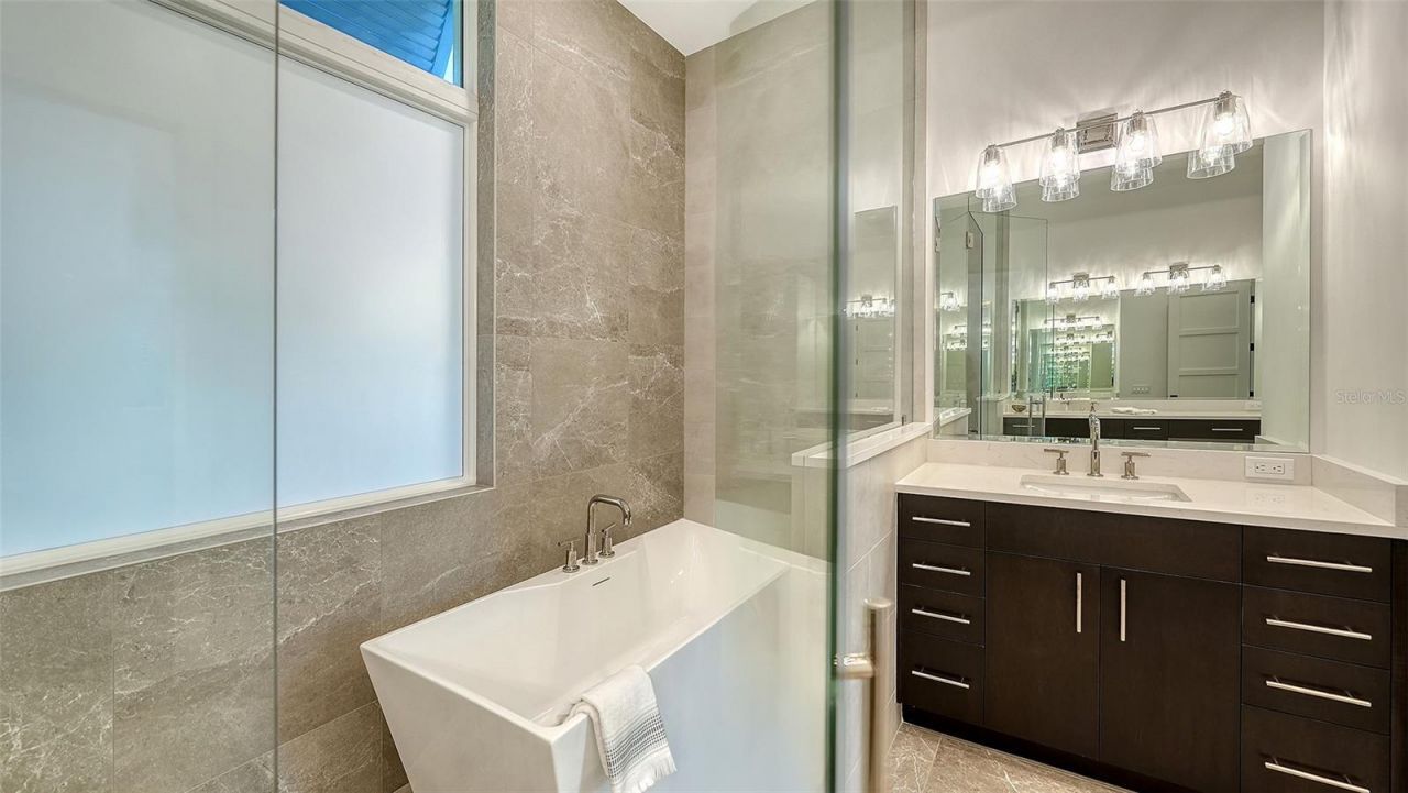 558 Venice Lane, Sarasota, FL 34242 Photo