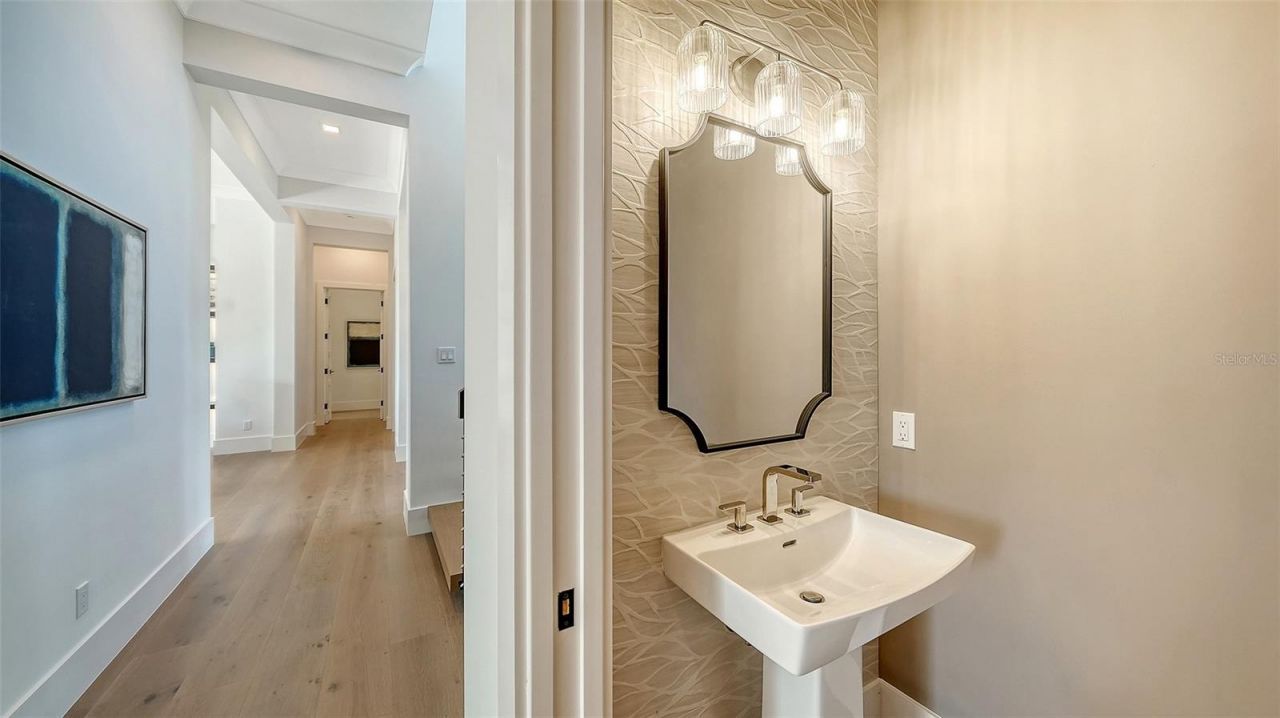 558 Venice Lane, Sarasota, FL 34242 Photo