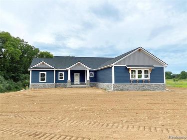 01 Textile Road, Lodi Twp, MI 48176