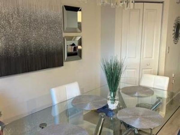 851 NE 211th St, Miami, FL 33179