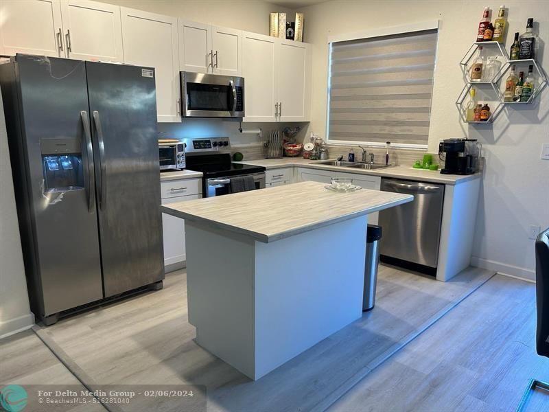 851 NE 211th Street, Miami, FL 33179 Photo