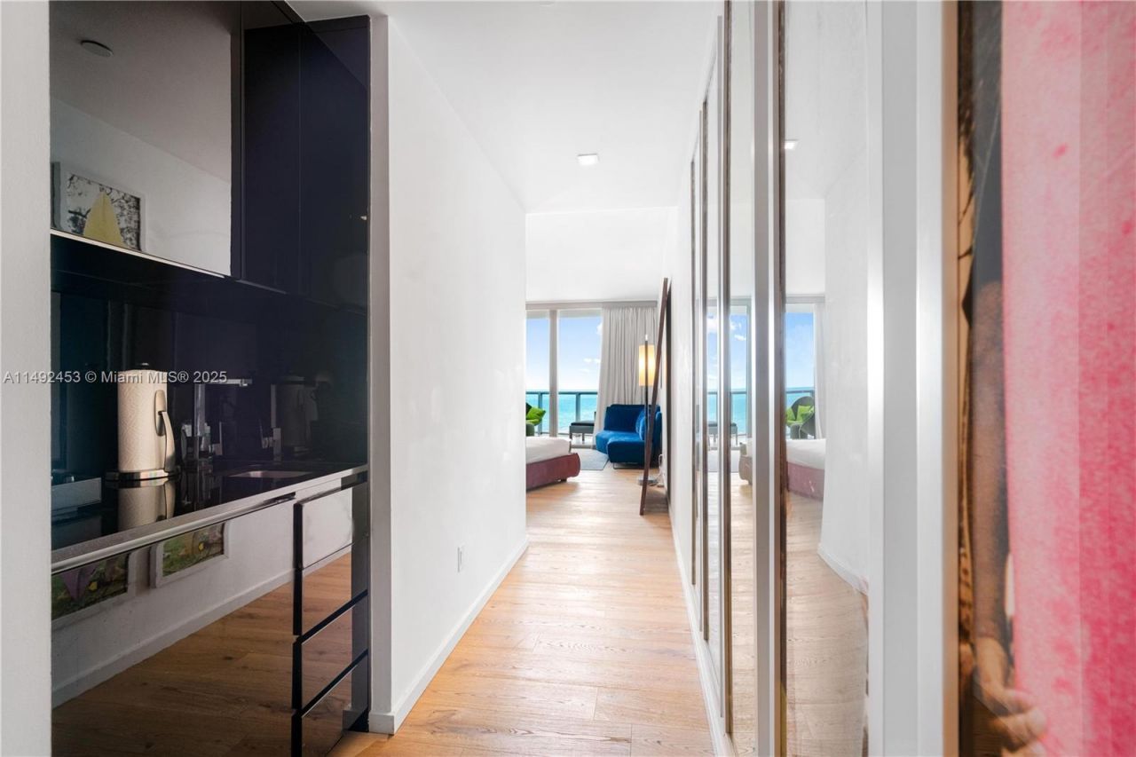 2201 Collins Ave, Unit 1226, Miami Beach, FL 33139 Photo