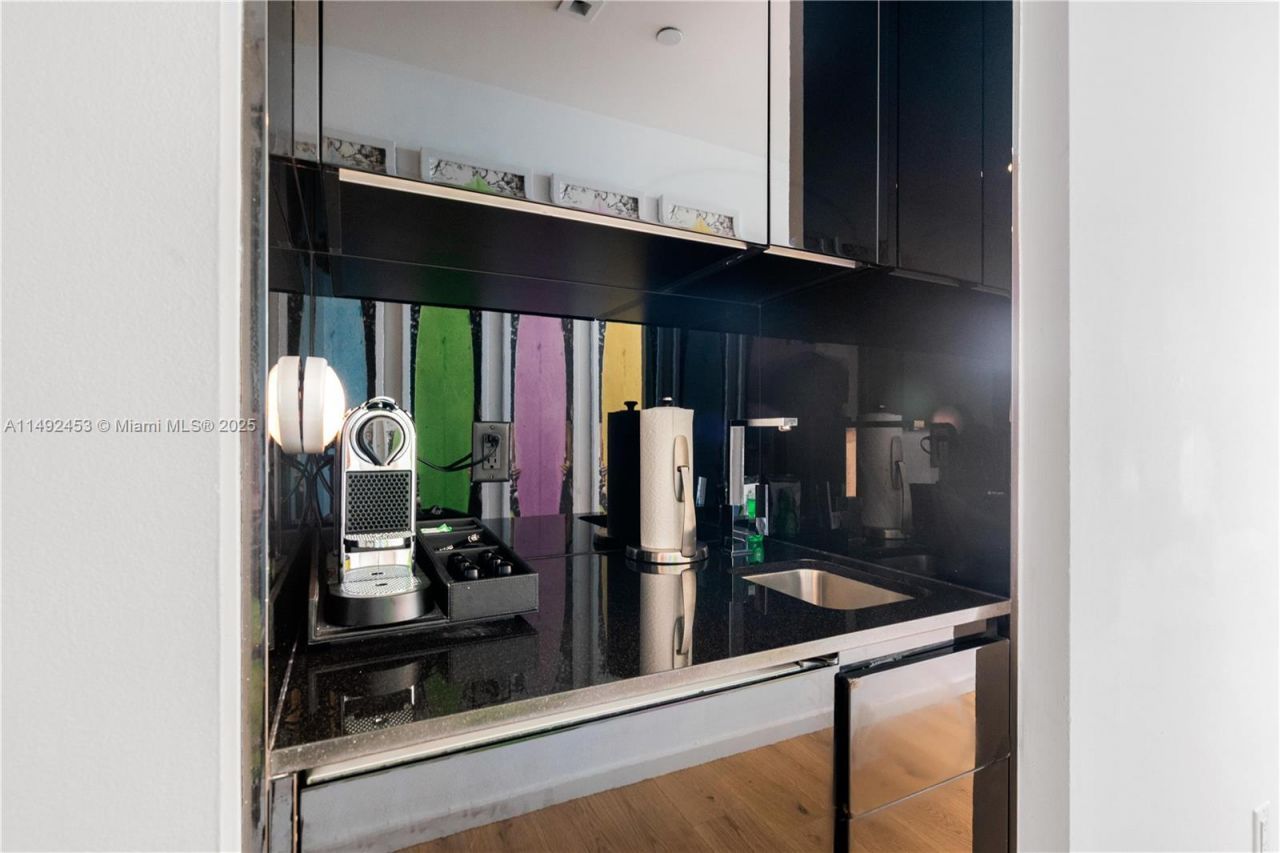 2201 Collins Ave, Unit 1226, Miami Beach, FL 33139 Photo