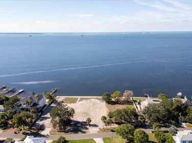 621 MAYO STREET, CRYSTAL BEACH, FL 34681