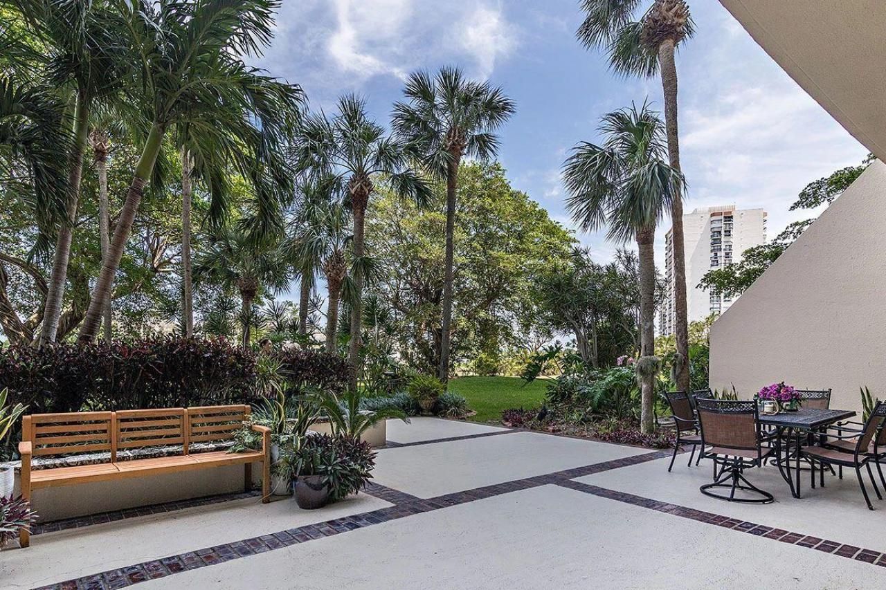 2480 Presidential Way, Unit 403, West Palm Beach, FL 33401 Photo