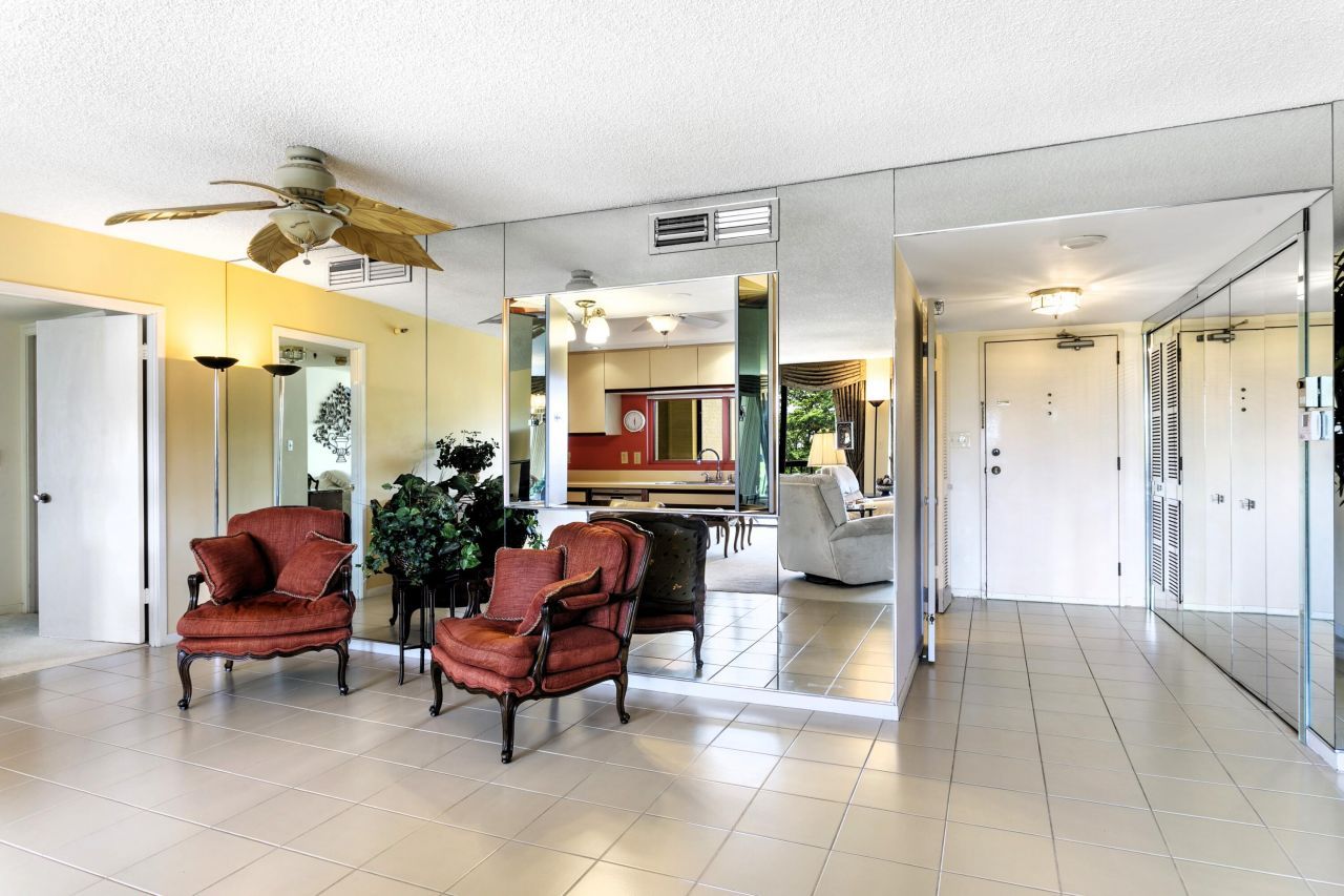 2480 Presidential Way, Unit 403, West Palm Beach, FL 33401 Photo