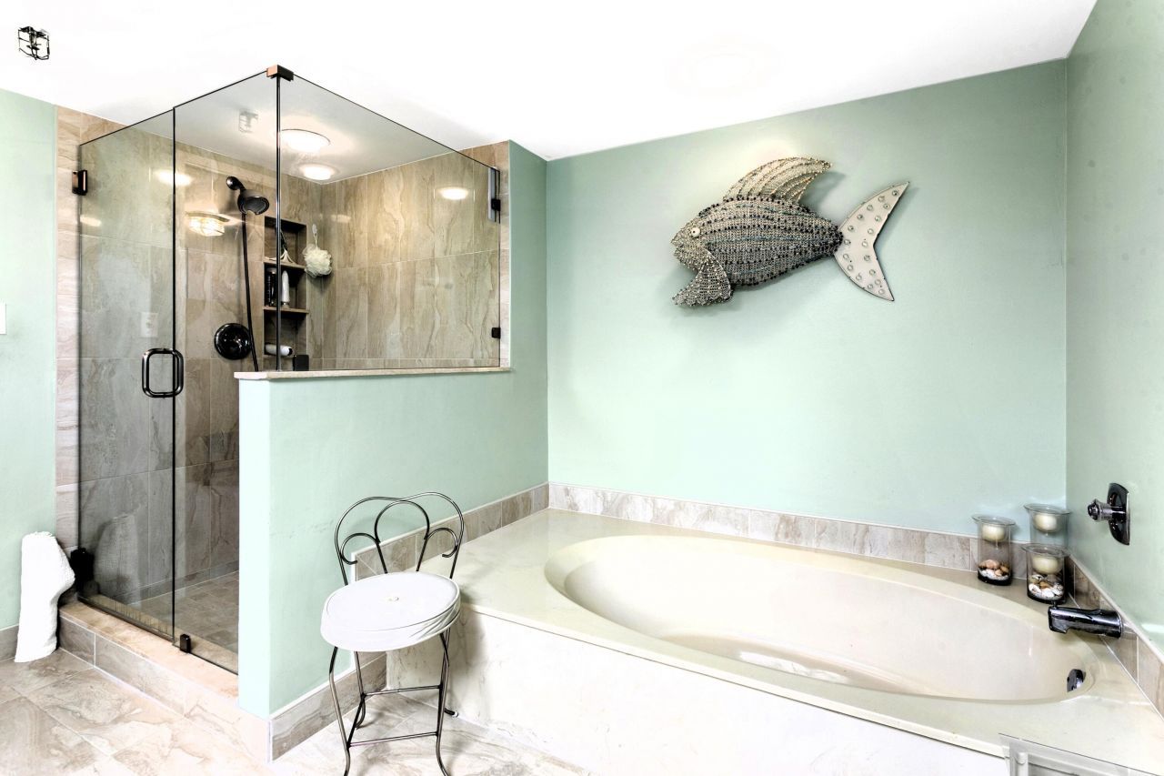 2480 Presidential Way, Unit 403, West Palm Beach, FL 33401 Photo