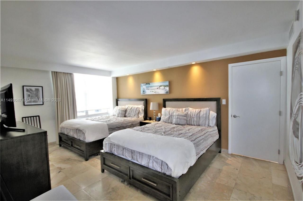 5161 Collins Ave, Unit 1610, Miami Beach, FL 33140 Photo