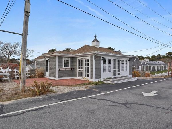 15 Sea St, Unit 8, Dennis, MA 02639