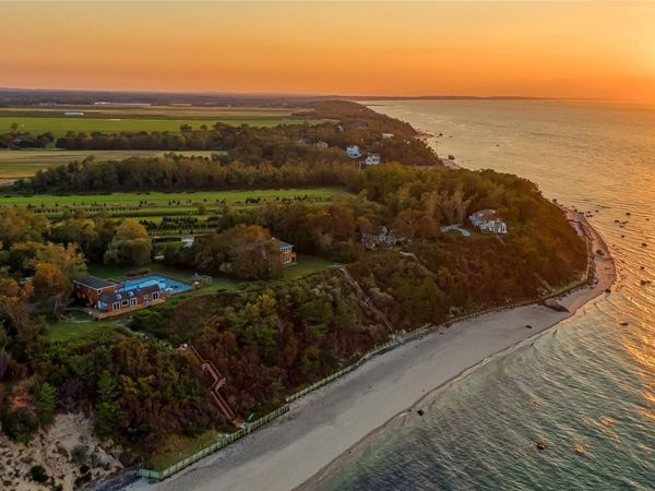 2430 Dignans Road, Cutchogue, NY 11935