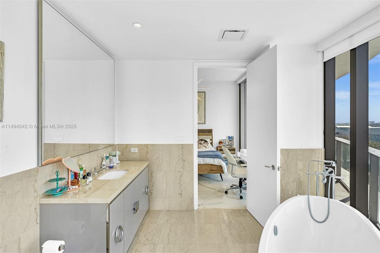 15701 Collins Ave, Unit 805, Sunny Isles Beach, FL 33160 Photo