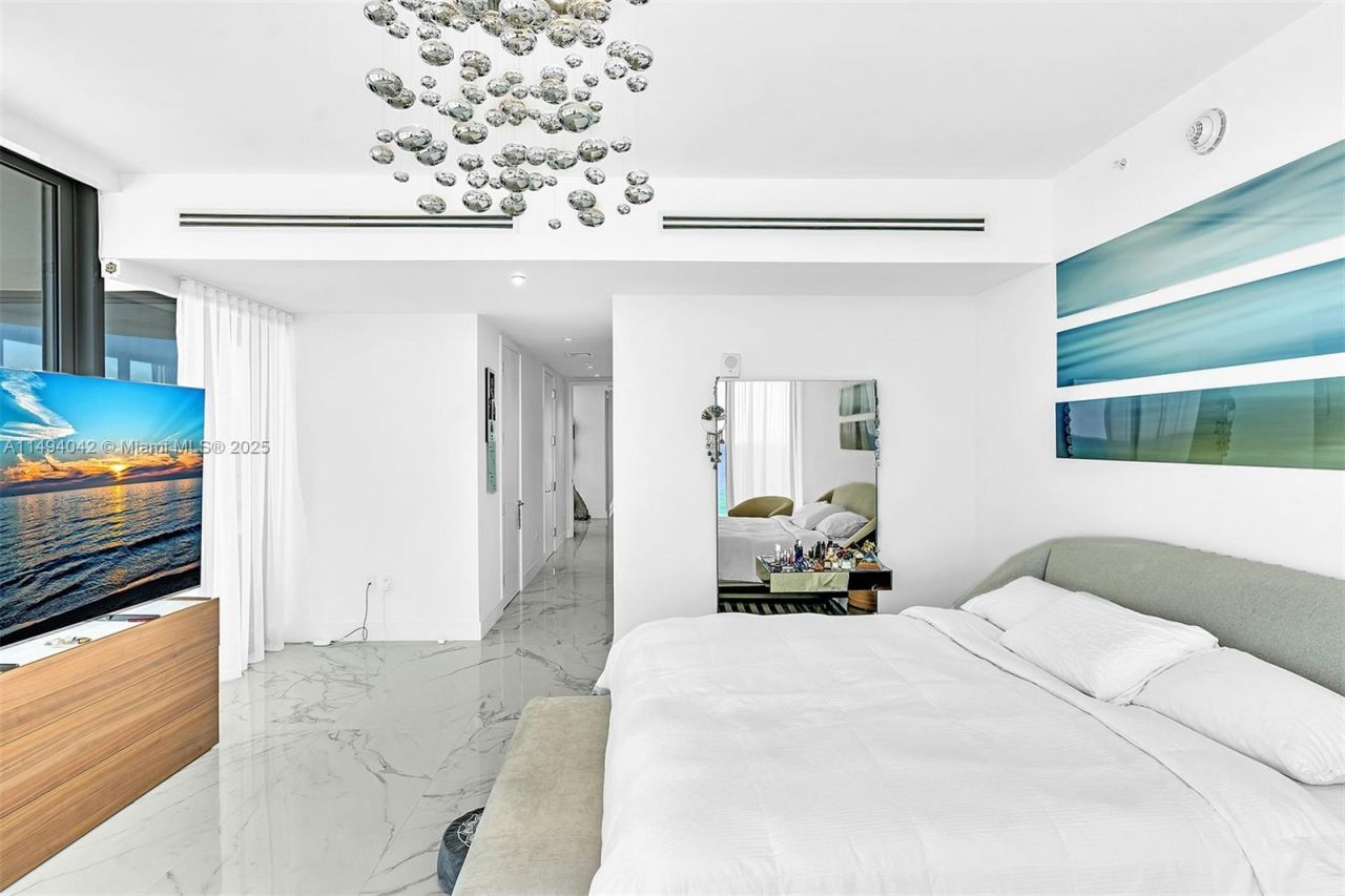 15701 Collins Ave, Unit 805, Sunny Isles Beach, FL 33160 Photo