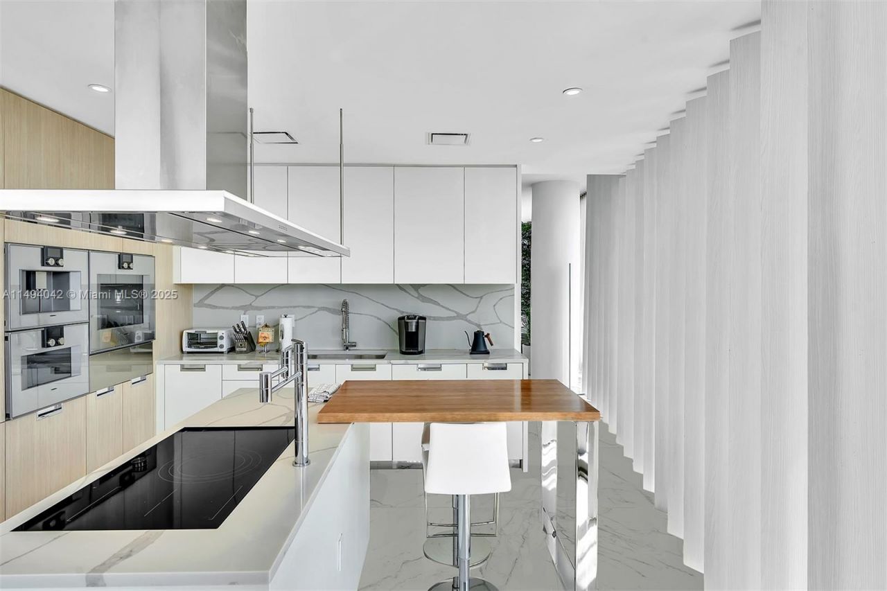 15701 Collins Ave, Unit 805, Sunny Isles Beach, FL 33160 Photo